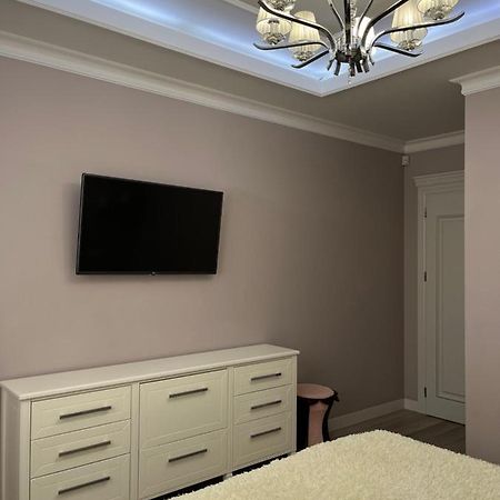 Apartament In The Center Of Chisinau Ngoại thất bức ảnh