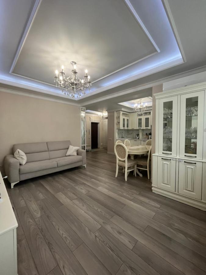 Apartament In The Center Of Chisinau Ngoại thất bức ảnh