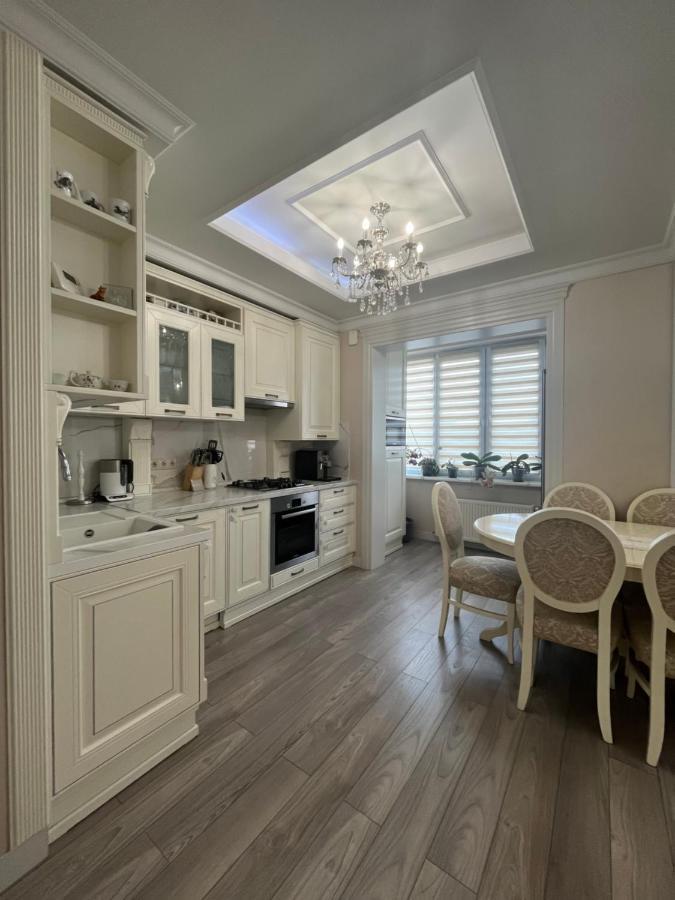 Apartament In The Center Of Chisinau Ngoại thất bức ảnh